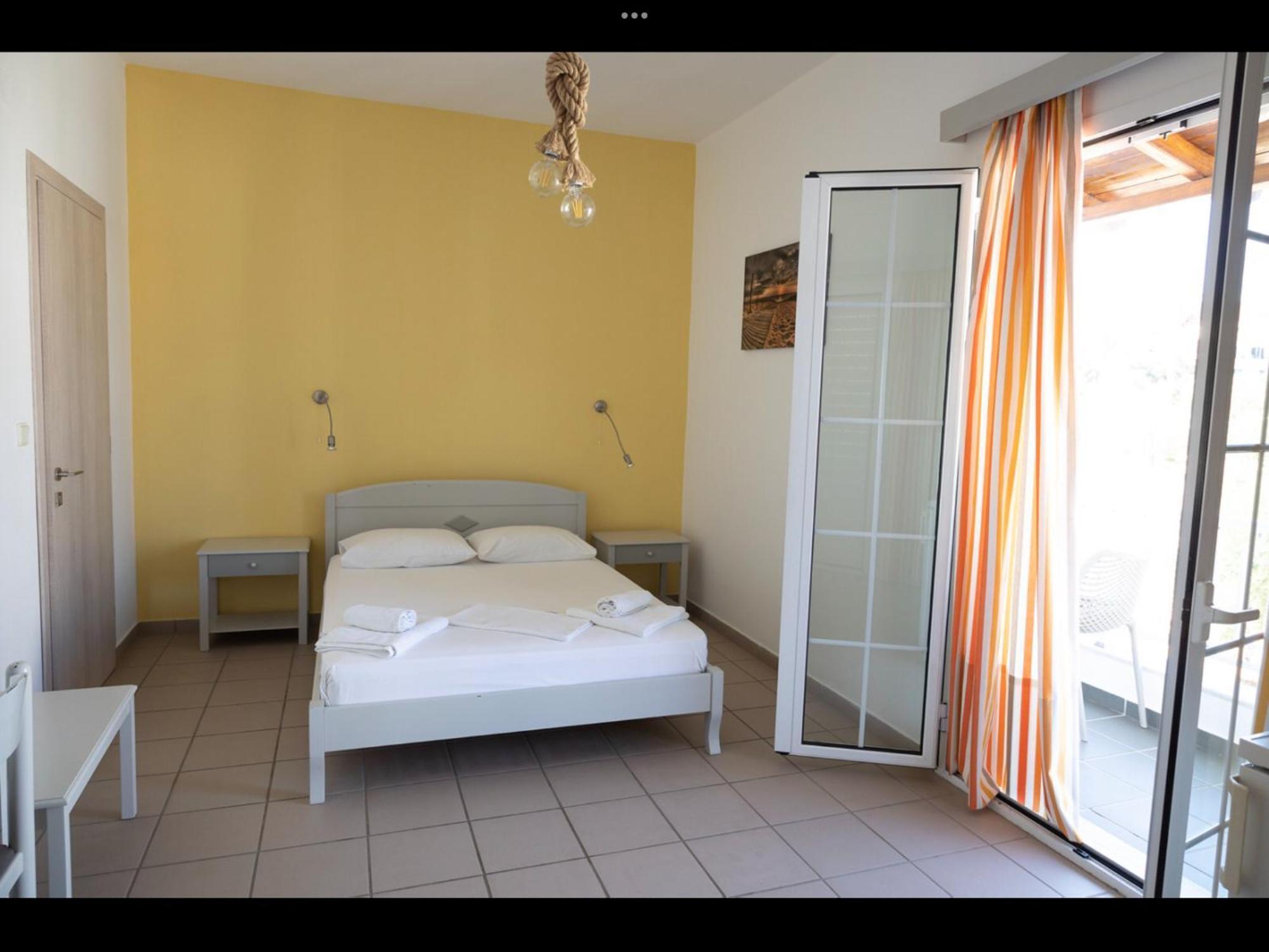 Papoulias Rooms Elafonissos Eksteriør billede